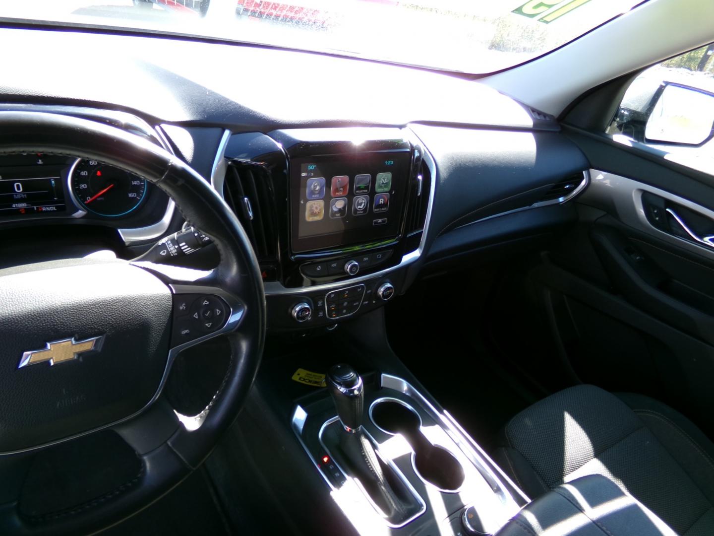 2019 Grey /Black Chevrolet Traverse LT (1GNEVGKW1KJ) with an 3.6L V6 DOHC 24V engine, located at 2630 Philips Field Rd., Fairbanks, AK, 99709, (907) 458-0593, 64.848068, -147.780609 - Photo#5